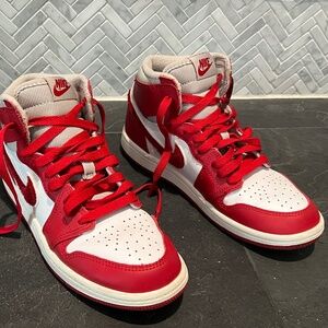 NIKE AIR JORDAN 1 RETRO HIGH OG "VARSITY RED" 3Y